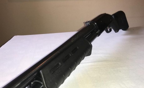 Hola. Se vende mossberg 500 calibre 12 con kit de culata y guardamanos de magpul. Se vende con kit de 11
