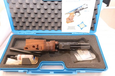 Vendo pistola Match Guns MG4, calibre 32 para competir a 25 m, en perfecto estado de conservación como 02