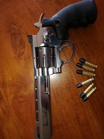 Vendo dos pistolas de aire comprimido,una es la hatsan modelo 25 supercharges vortex,no es de muelle es 01