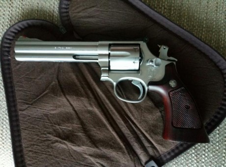 Hola compañeros, pues lo dicho vendo revólver Smith and Wesson 686-3 de 6 pulgadas calibre 357 Magnum 02