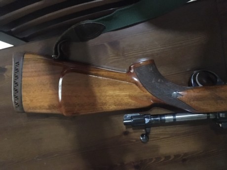 Vendo rifle de cerrojo marca SAKO L61R,muy bien conservado,calibre 7mmRmg,un calibre para todo,monturas 02