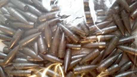 Hola.
Vendo un lote compuesto por 156 vainas Sellier & Bellot de un solo tiro de cerrojo, calibre 00