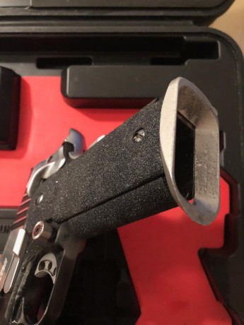 Se vende sps Falcón 1911 por cambio de modalidad, se entrega con su maleta y dos cargadores de 10 cartuchos 02