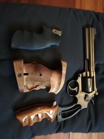 Buenas, en venta Revolver Smith & Wesson k 14 en seis pulgados, calibre 38 spl. Esta inpecable,  se 01