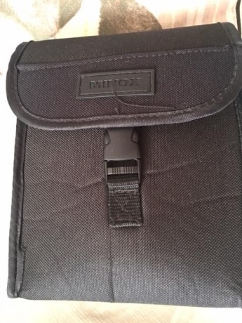 Se ofrecen prismáticos MINOX 8x52 HD, estado igual que nuevos, con funda, alta resolución. PVP 700€
Se 01