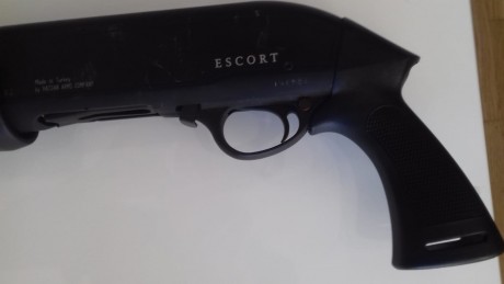 Me pide un amigo que le anuncie la siguiente arma, comprada hace años  y que nunca ha utilizado, por no 02