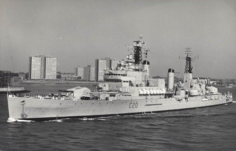 Nunca se fabricaron los "cruceros portaaviones", pero en el caso que si existiesen, no serian 62