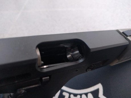 VENDIDA

La pistola está en muy buen estado y funciona perfectamente (hay manchas negras en una foto que 12