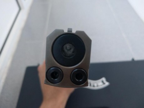 VENDIDA

La pistola está en muy buen estado y funciona perfectamente (hay manchas negras en una foto que 11