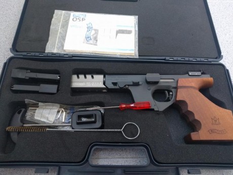 VENDIDA

La pistola está en muy buen estado y funciona perfectamente (hay manchas negras en una foto que 10