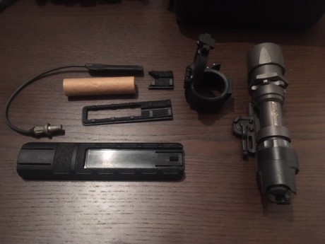 Usada en buen estado
se vende lo que se ve en las fotos
linterna con filtro IR montura arms pulsador sin 02