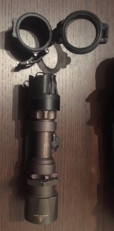 USADA
LO QUE SE VE EN LAS FOTOS
LINTERNA SOPORTE DE FILTRO SIN FILTRO
LUZ LED
DOS BOMBILLAS XENON REPUESTO 02