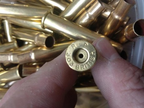 Hola tengo vainas sin usar .303 , marca  Remington 90 vainas €40 ,

 HXP ( Men/ Geco para Grecia) en bolsas 00