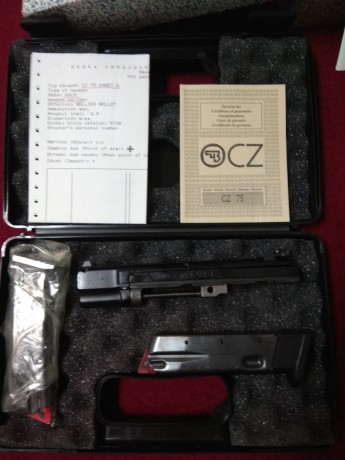 GRAN OPORTUNIDAD!! Se vende, por poco uso, pistola Ceska CZ 75B de 9mm mas kit en calibre 22 Ceska 75 02