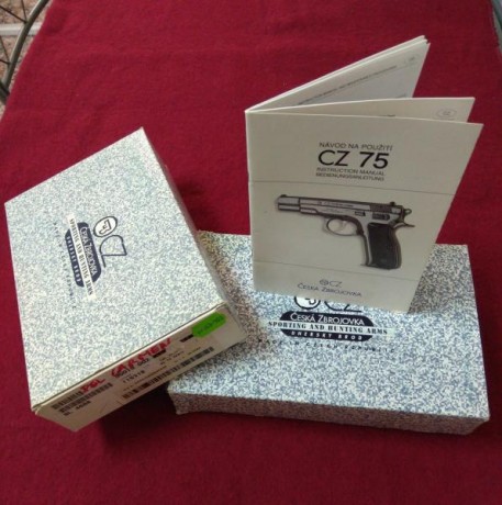 GRAN OPORTUNIDAD!! Se vende, por poco uso, pistola Ceska CZ 75B de 9mm mas kit en calibre 22 Ceska 75 00