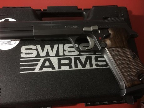 Magnifica Pistola SIG P210 modelo M49  militar danesa, estado excelente, miras de competicion SIG , cañon 100