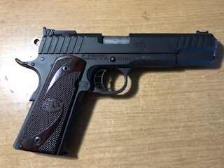 VENDO STI TROJAN 5.0 9mm, guiada con la F. Se vende por no usar y pasarme al arma larga , no quiero cambios 01