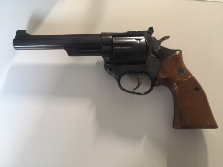 Pues eso, para hacer sitio en el armero y por que no lo empleo prácticamente nunca, vendo revolver Astra 02