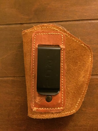 Hola vendo una funda de serrate para zurdos o para portar por diestro en la espalda para una s&W Bodyguard 01