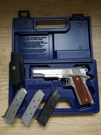 Buenas a todos.
Pongo a la venta esta joya.
COLT GOLD CUP NATIONAL MATCH
Acabado INOX
CAL. 45 ACP
3 cargadores
2 00