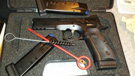 pongo a la venta mi shadow sp1 nueva del año pasado fecha 29/04/2017.
la compre para hacer IPSC y no la 02