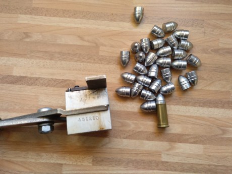 Vendo turquesa francesa marca RAPINE 451210, en perfecto estado ,40€ Toledo-Madrid
para revólveres de 02