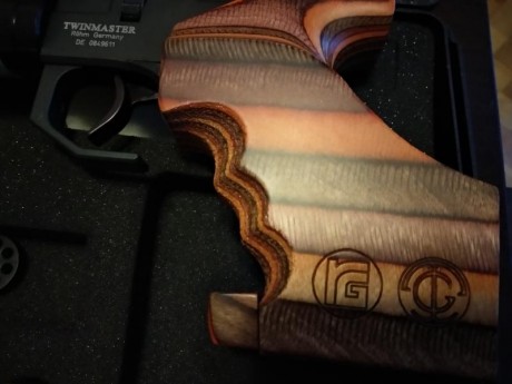 Vendo esta pistola que compre para echar pachangas con mi suegro pero por circunstancias no ha tirado 01