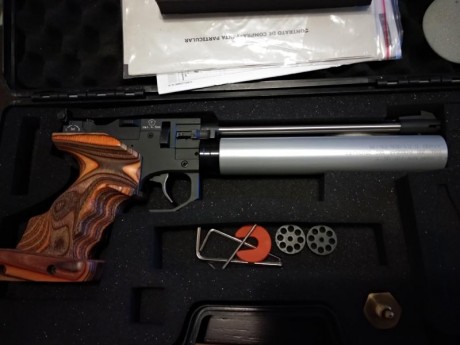 Vendo esta pistola que compre para echar pachangas con mi suegro pero por circunstancias no ha tirado 10