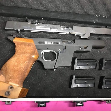 Un compañero del club, pone a la venta pistola Walther gsp  con dos carros  22lr cromado  y 22 corto pavonado 02