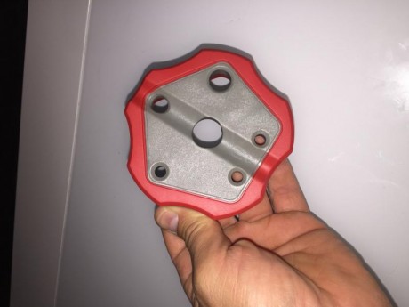 Se vende bloque de armero de goma con agujeros para trabajar con tus botadores y poder sacar los pasadores 02