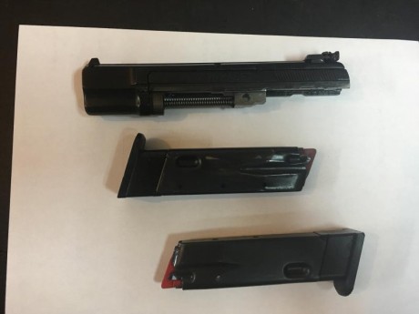 Vendo  carro del 22 para CZ 75B. Con dos cargadores. Por mi parte prácticamente sin uso, por parte del 00