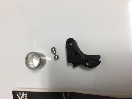 Buenas tardes;
Pongo a la venta el seguro adicional de disparador para Glock.
Estaba montado en una G26 01