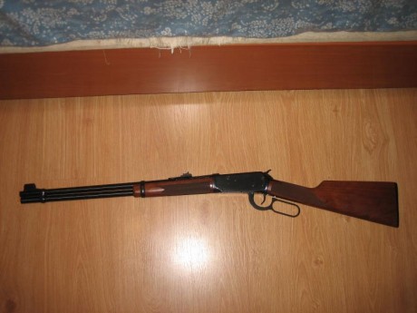 Hola.  Estado impecable, con miras de tritio regulables en altura y deriva, mas las originales. Regalo 01