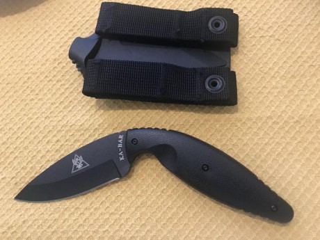 VENDIDO Cuchillo de reserva Acero AUS 8 A acabado en negro Cachas de zytel color negro Filo liso Diseño 01