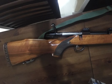 Se vende rifle de cerrojo Sako 7MMRM,muy bien conservado con monturas originales APEL.
calidad SAKO,
Precio 02