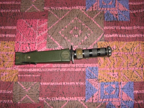 Vendo cuchillo JK2 90 euros gasto de envió en península por mensajera incluidos., el cuchillo no tiene 01