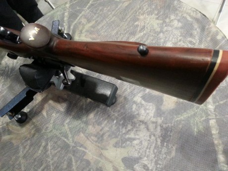 Tal y como se aprecia en las fotos,el arma se encuentra en un estado perfecto,impoluto,tanto de maderas 21