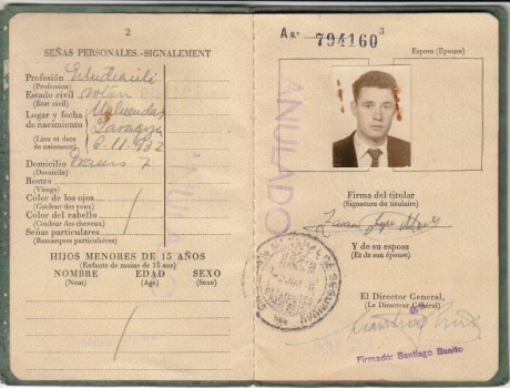  EN RECUERDO Y HOMENAJE A LOS QUE YA NO ESTÁN. 

Si pones en  GOOGLE    PASAPORTES EN LA MEMORIA   da 102