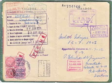  EN RECUERDO Y HOMENAJE A LOS QUE YA NO ESTÁN. 

Si pones en  GOOGLE    PASAPORTES EN LA MEMORIA   da 112