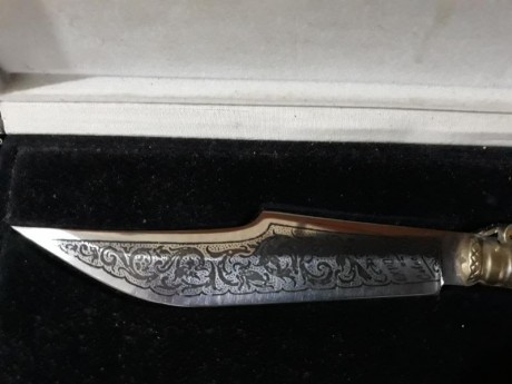 Hola pongo a la venta esta navaja sin uso en su estuche original, fue un regalo que no termina de ser 00