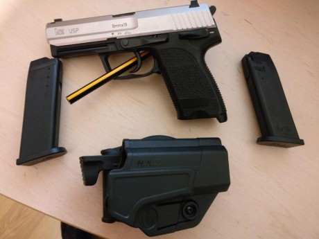 Se vende HK USP standar bitono.
Dos cargadores, funda polimero antihurto,  mira regulable ademas de la 01