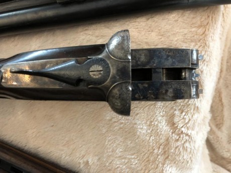 Se vende escopeta marca Grulla modelo 213, expulsora, en buen estado y cañones en perfectas condiciones 21