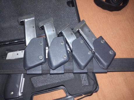 Buenas.. me quito la Sig sauer p226 xfive. Perfecto estado dos cachas, original y de goma. Punto de mira 00