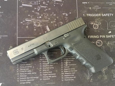 Vendo mi pistola Glock 17 tercera generación , apenas sin uso, con sus dos cargadores, erramienta ayuda 00