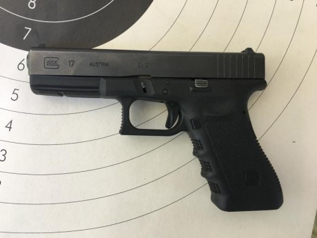 Vendo mi pistola Glock 17 tercera generación , apenas sin uso, con sus dos cargadores, erramienta ayuda 22