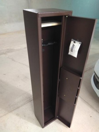 Buenas noches a todos,

  VENDIDO....SE PUEDE CERRAR  


Pues eso, que vendo un   Armero metálico marca 01