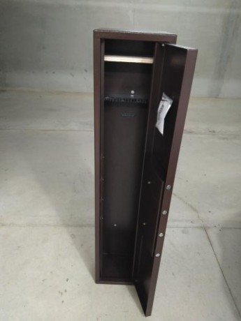 Buenas noches a todos,

  VENDIDO....SE PUEDE CERRAR  


Pues eso, que vendo un   Armero metálico marca 00