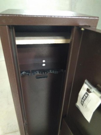 Buenas noches a todos,

  VENDIDO....SE PUEDE CERRAR  


Pues eso, que vendo un   Armero metálico marca 10