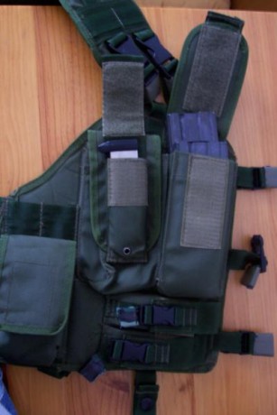Vendo chaleco táctico fabricado por la empresa colombiana Comandos de Selva, de gran calidad.
Solo tiene 10