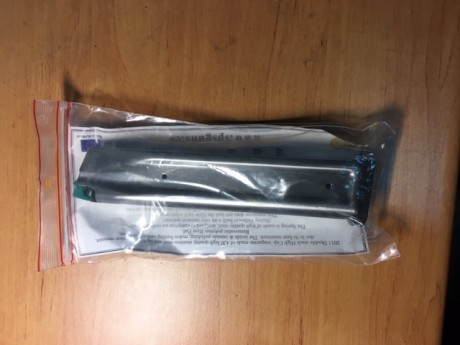 ESTÁ NUEVO, A ESTRENAR, IDEAL PARA DIVISIÓN DE OPEN DE 27+1.

 http://spsshop.es/spsgran-capacidad/cargador-gran-capacidad-170mm-p-157.html 02